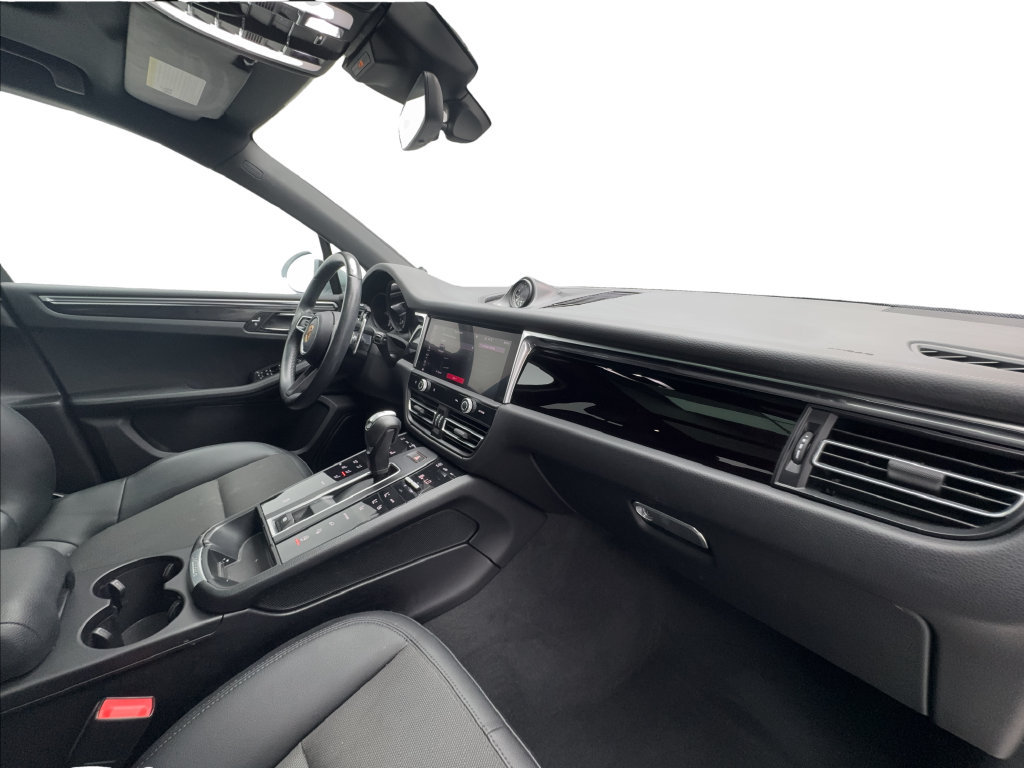 Used 2022 Porsche Macan AWD/4WD image 34