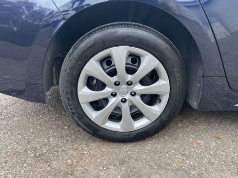 Used 2025 Toyota Corolla LE image 28