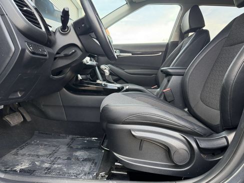Used 2025 Kia Seltos S FWD image 25