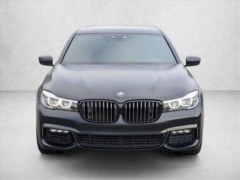 Used 2019 BMW 740i 740i w/ M Sport Package image 2