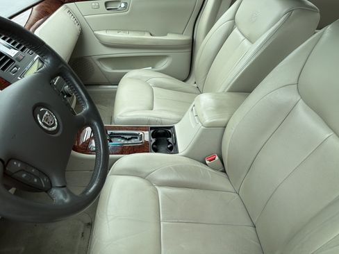 Used 2007 Cadillac DTS Luxury I w/ Sun And Sound Package image 5