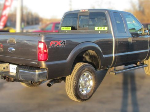 Used 2015 Ford F250 XLT w/ XLT Premium Package image 6