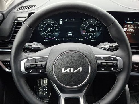 Used 2025 Kia Sportage SX image 21