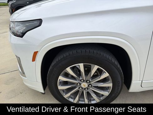 Used 2023 Chevrolet Traverse Premier FWD image 22
