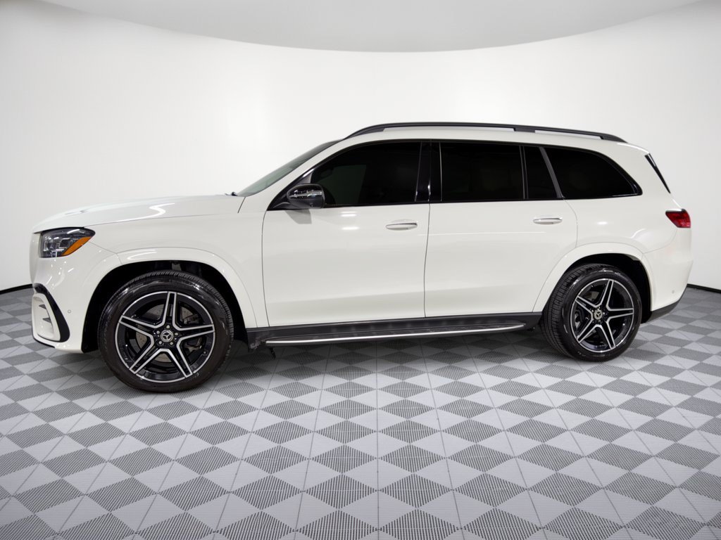 Used 2024 Mercedes-Benz GLS 450 4MATIC image 2