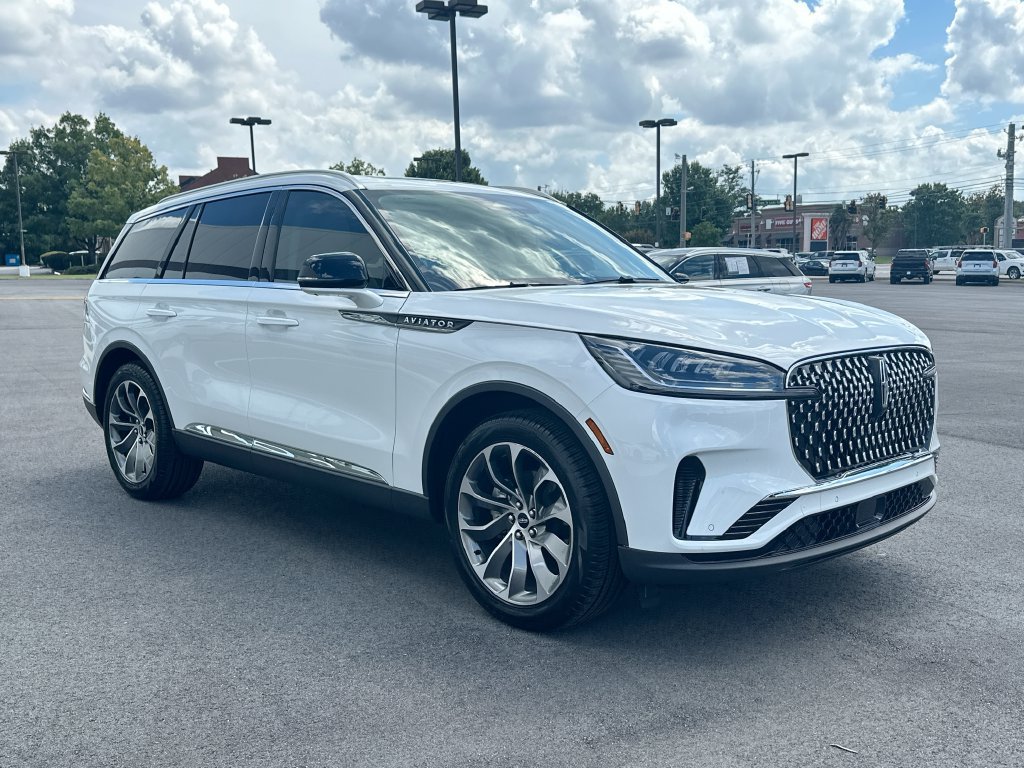 Certified 2026 Lincoln Aviator 2WD image 2