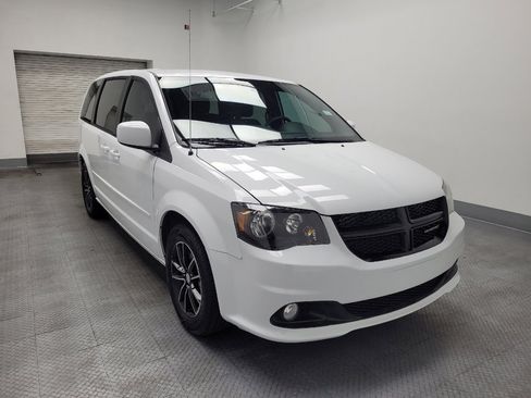 Used 2016 Dodge Grand Caravan SXT FWD image 14