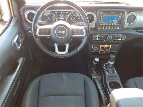 Used 2020 Jeep Gladiator Overland image 9