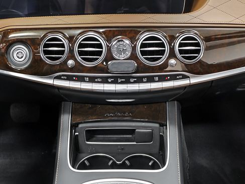 Used 2019 Mercedes-Benz Maybach S 560 4MATIC image 47