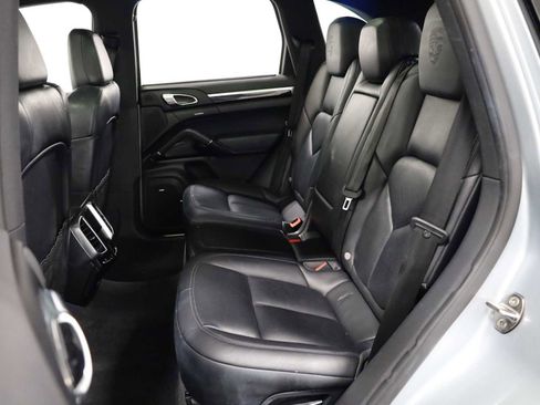 Used 2017 Porsche Cayenne image 36