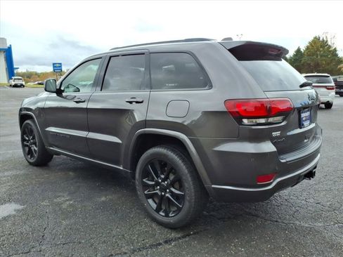 Used 2020 Jeep Grand Cherokee Altitude image 5