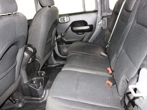 Used 2019 Jeep Wrangler Unlimited Sport AWD/4WD image 22