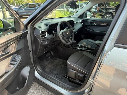 Used 2026 Chevrolet TrailBlazer LS w/ LS Convenience Package FWD image 12