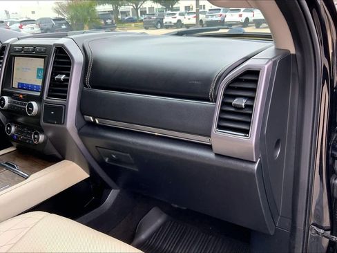Used 2020 Ford Expedition Platinum image 19