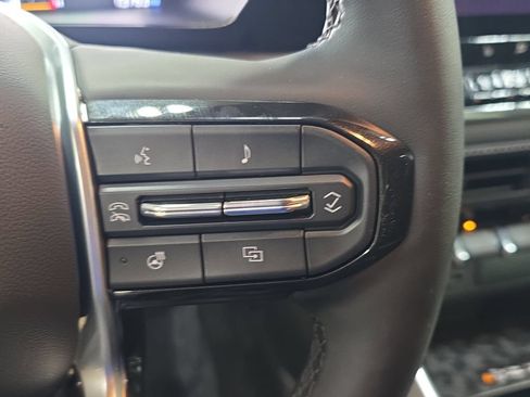 Used 2024 Chevrolet Colorado LT w/ LT Convenience Package III RWD image 19