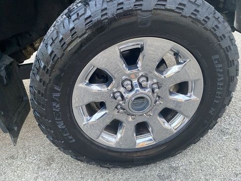 Used 2017 Ford F250 Lariat w/ Lariat Ultimate Package image 7