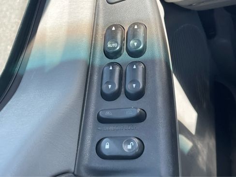 Used 2005 Ford Excursion XLT image 15