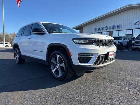 Used 2022 Jeep Grand Cherokee Limited 4xe image 2