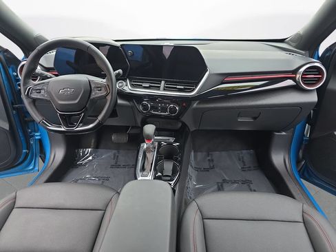 Used 2025 Chevrolet Trax RS w/ Driver Confidence Package FWD image 9