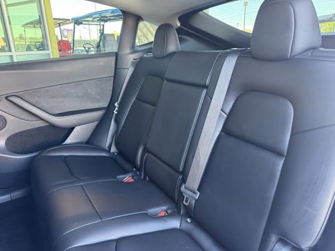 Used 2022 Tesla Model Y Performance image 36