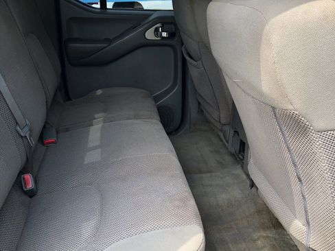 Used 2016 Nissan Frontier SV w/ SV Value Truck Package RWD image 16