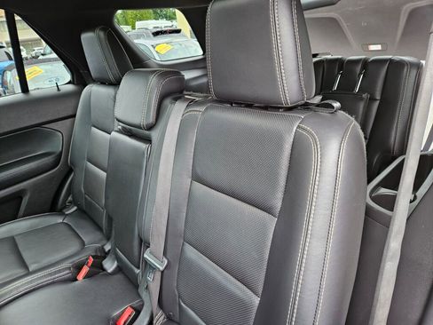 Used 2015 Ford Explorer Sport w/ Equipment Group 401A AWD/4WD image 14