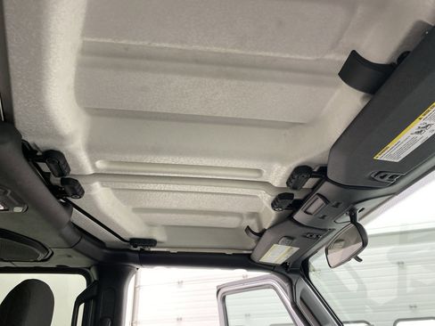 Used 2018 Jeep Wrangler Unlimited Sport S image 18