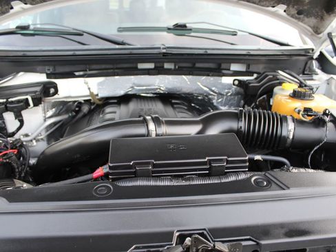 Used 2014 Ford F150 Platinum image 37