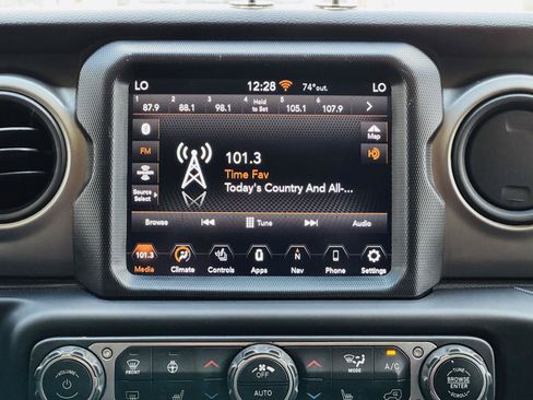 Used 2021 Jeep Wrangler Unlimited Sport AWD/4WD image 17