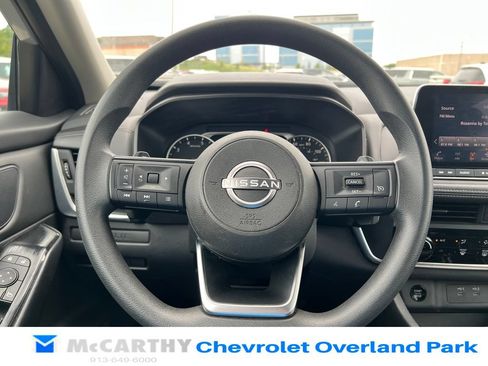 Used 2024 Nissan Rogue S AWD/4WD image 11