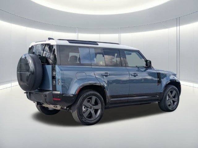 Used 2026 Land Rover Defender 110 X-Dynamic SE AWD/4WD image 5