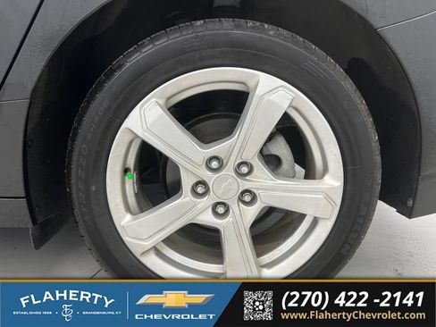 Used 2017 Chevrolet Volt LT w/ Comfort Package FWD image 17