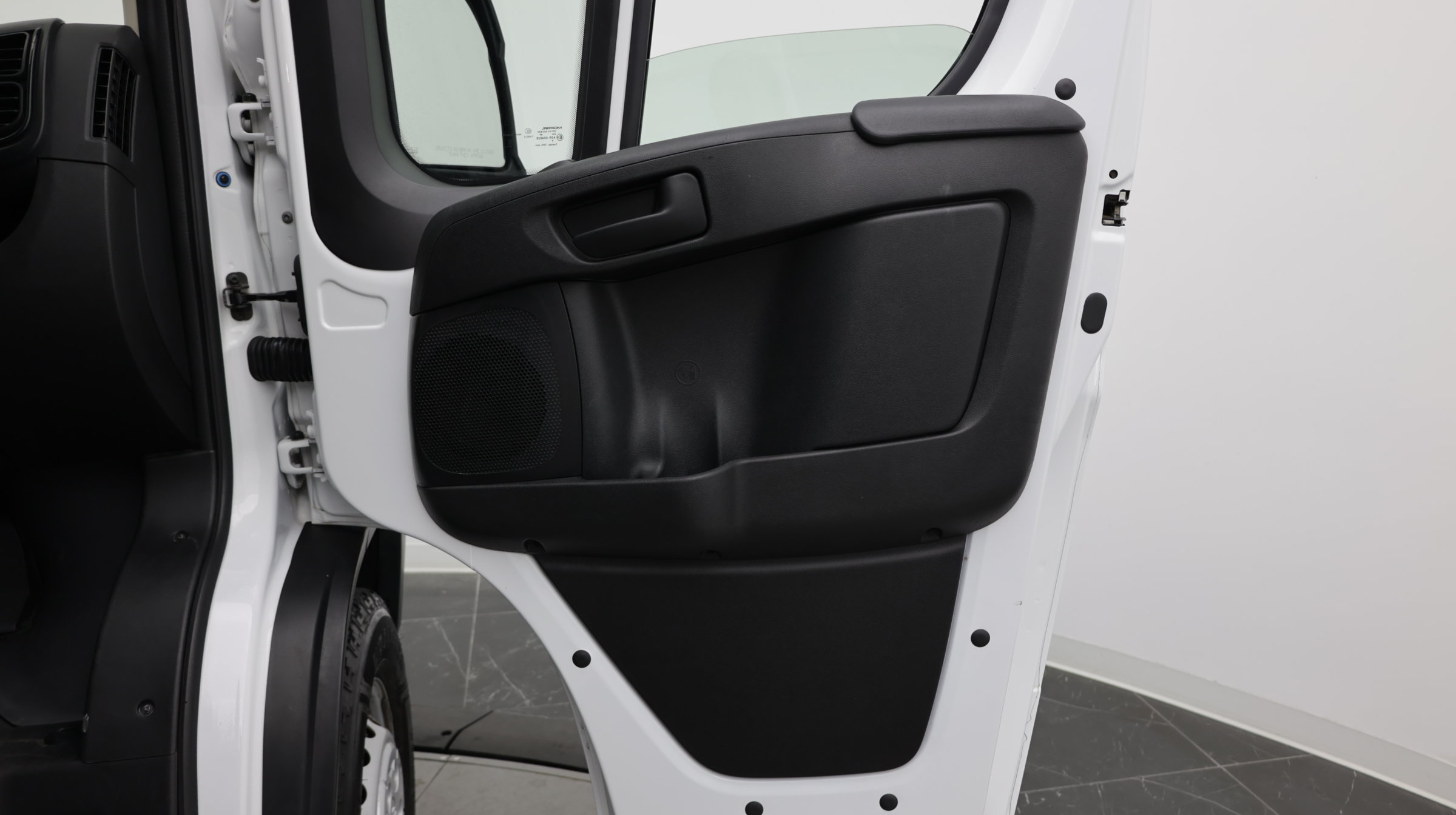 Used 2025 RAM ProMaster 2500 w/ Convenience Group FWD image 33
