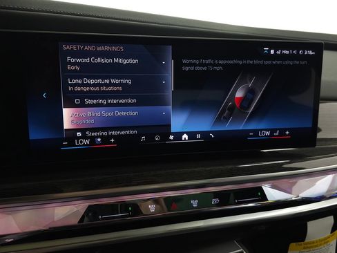 Used 2026 BMW i7 xDrive60 w/ Executive Package AWD/4WD image 29