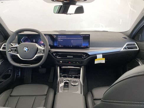 Used 2025 BMW 330i xDrive Sedan w/ Convenience Package image 15