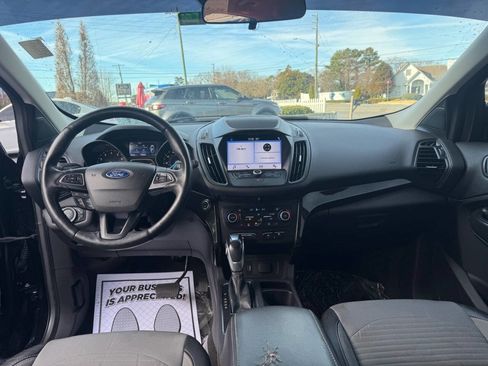 Used 2019 Ford Escape SE image 32