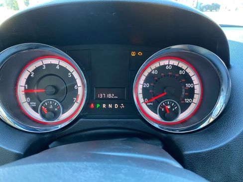 Used 2012 Dodge Grand Caravan SXT FWD image 21