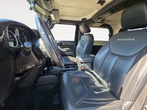 Used 2017 Jeep Wrangler Sahara w/ Dual Top Group AWD/4WD image 5