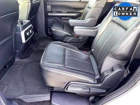 Used 2022 Ford Expedition XLT image 17