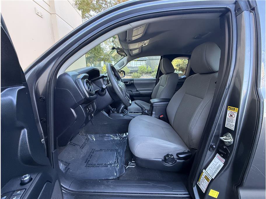 Used 2017 Toyota Tacoma SR AWD/4WD image 28