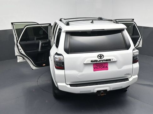 Used 2022 Toyota 4Runner SR5 Premium w/ Moonroof Package RWD image 22