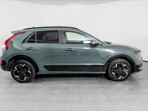 Used 2023 Kia Niro Wind FWD image 9