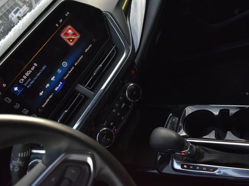 Used 2024 Chevrolet Trax ACTIV w/ Driver Confidence Package image 24