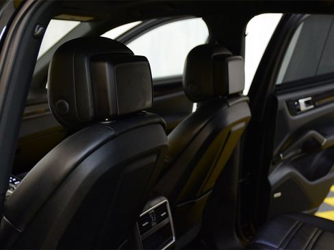 Used 2019 Porsche Cayenne image 30