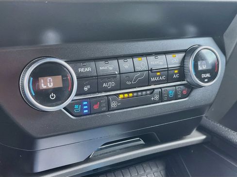 Used 2021 Ford Expedition XLT RWD image 15