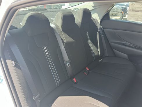 New 2026 Hyundai Elantra Hybrid FWD image 29
