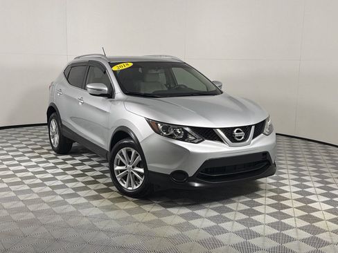 Used 2018 Nissan Rogue Sport SV AWD/4WD image 2