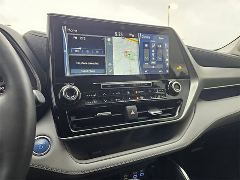 Used 2022 Toyota Highlander Platinum image 25