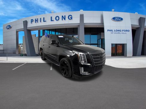 Used 2020 Cadillac Escalade Luxury AWD/4WD image 7