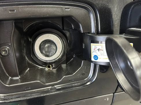 Used 2018 Jeep Renegade Latitude w/ Popular Equipment Group FWD image 35